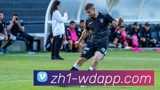 问鼎appAPP 高清赛事图